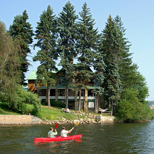 The Perfect Fall Getaway at our Deep Creek Lake hotel